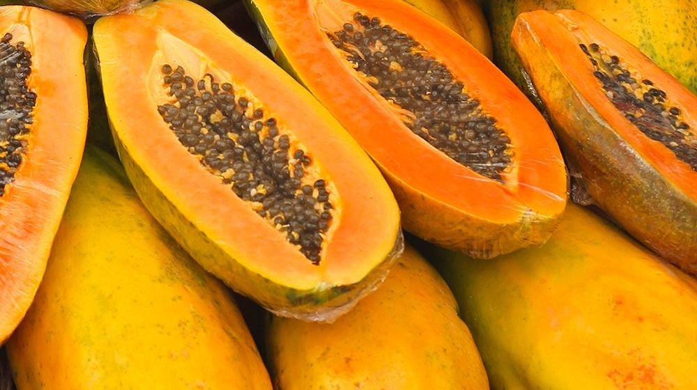 Papayes fraîches coupées